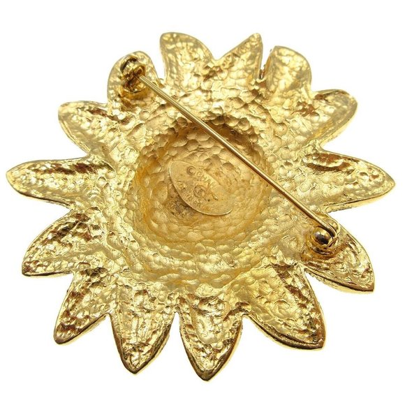 Authentic CHANEL CC Logos Lion Motif Pin Corsage Gold-Tone Accessories - Picture 2 of 5